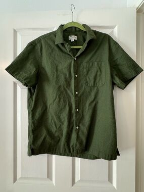 J Crew Men’s Casual Short Sleeve Seersucker Button-Up Shirt - Olive Green